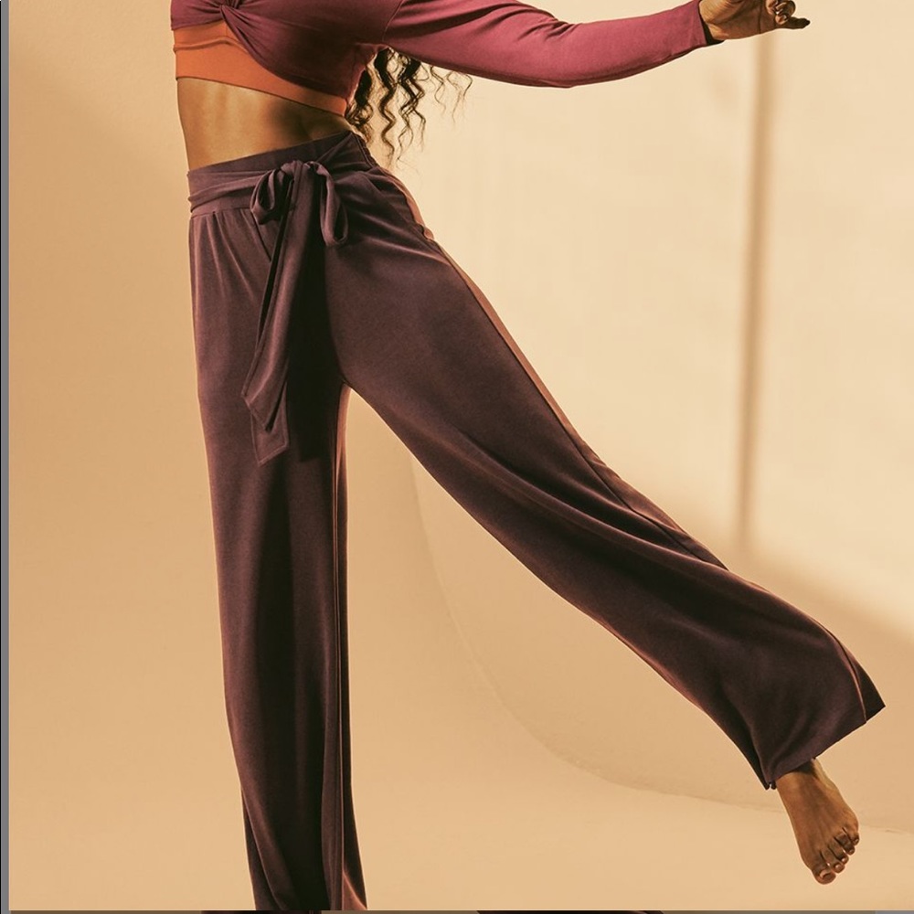 NWT KELLY ROWLAND Chris Washed Tricot Pant SHORT